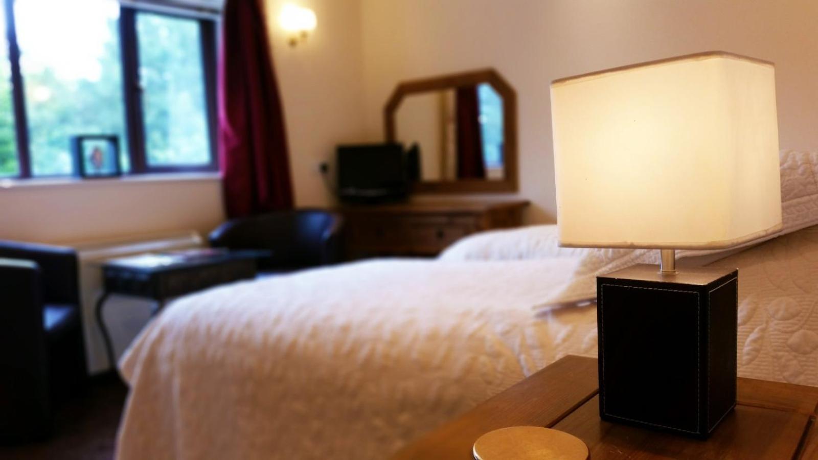 Miltons Country Lodge Lower Langford Экстерьер фото